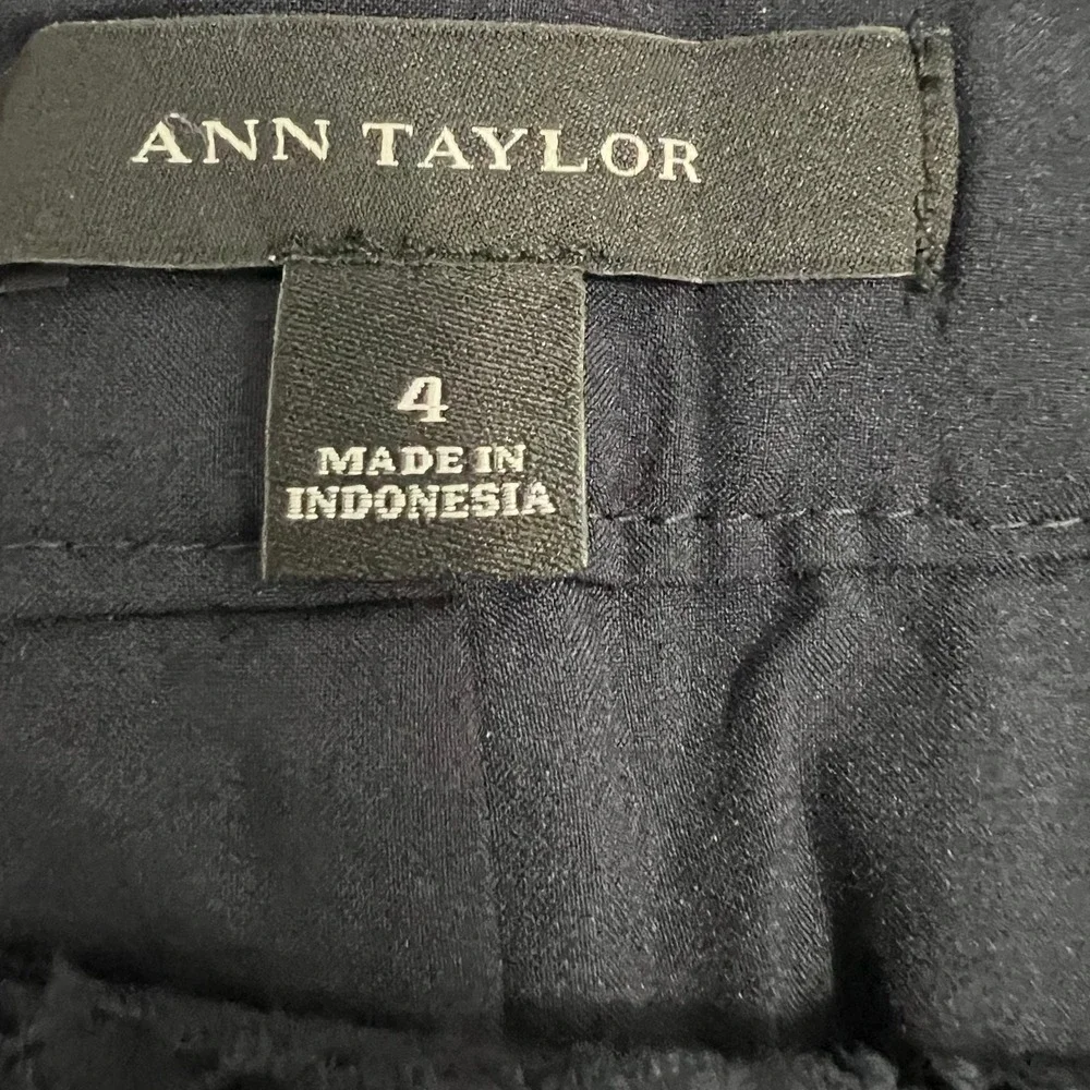 Ann Taylor Black Pencil Classic Workwear Chic Knee Length Skirt Size 4